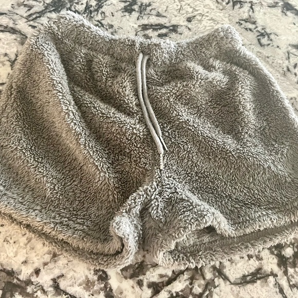 Womens Sexy Warm Fuzzy Fleece Cropped Lounge Two- Piece Set Size Small 🩶🩶 - Picture 8 of 9